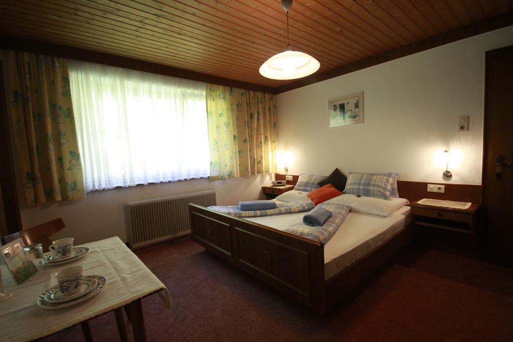 Neukirchen am Großvenediger Privatzimmer Kammerlander الغرفة الصورة