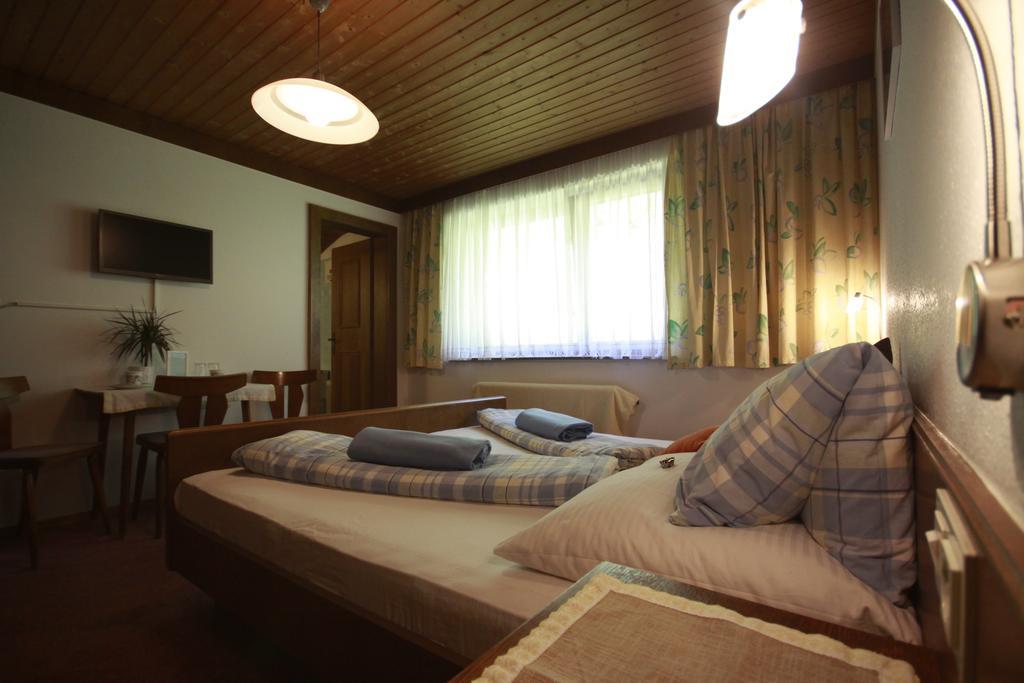 Neukirchen am Großvenediger Privatzimmer Kammerlander الغرفة الصورة