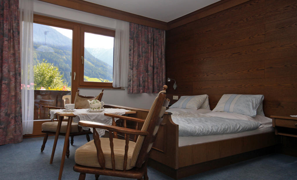 Neukirchen am Großvenediger Privatzimmer Kammerlander الغرفة الصورة