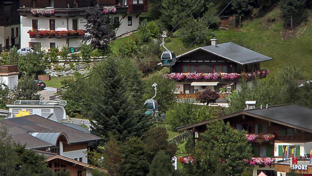 Neukirchen am Großvenediger Privatzimmer Kammerlander الغرفة الصورة